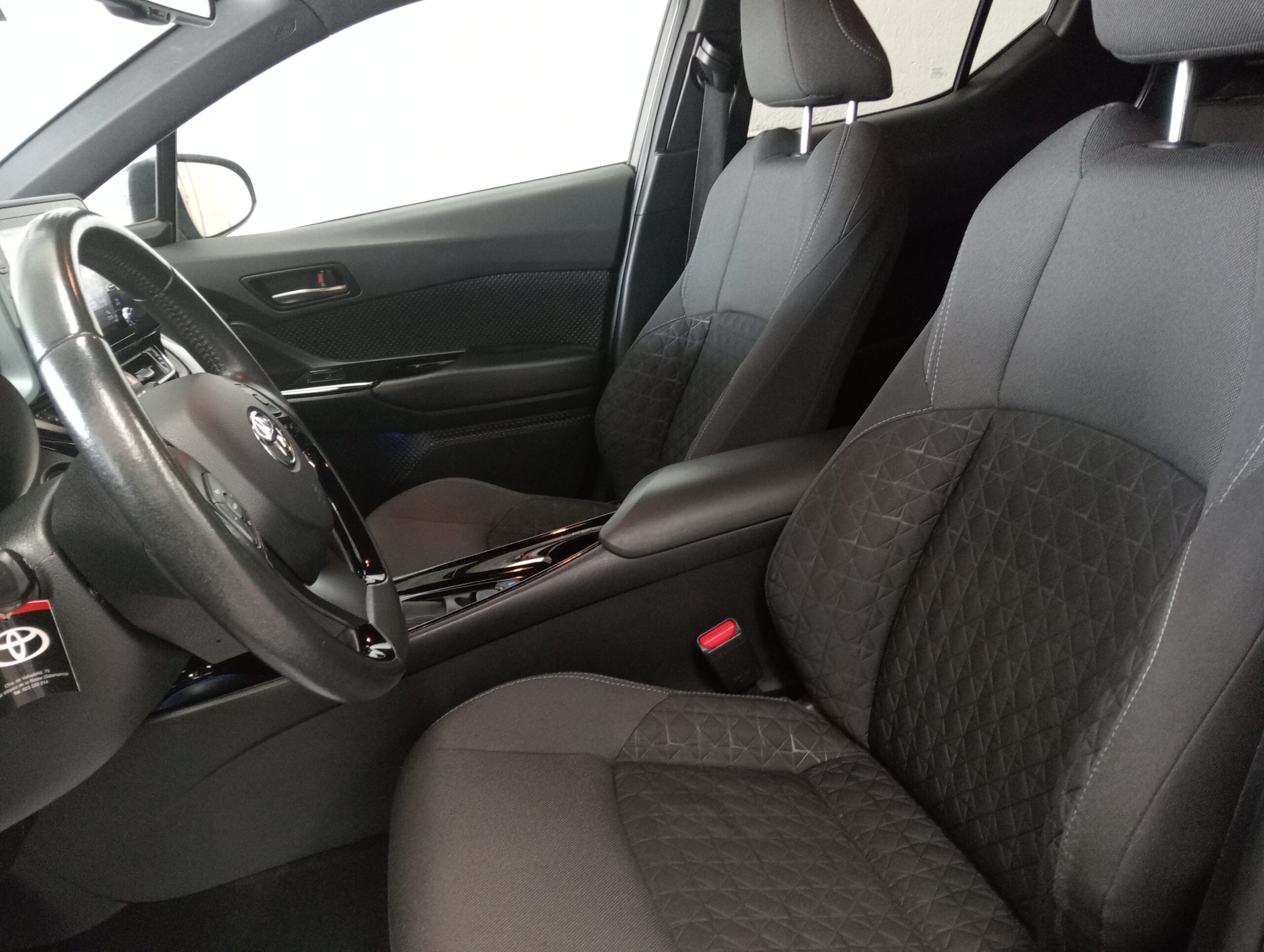 oplus_0 Fotografía del TOYOTACHR de segunda mano en MM Motor