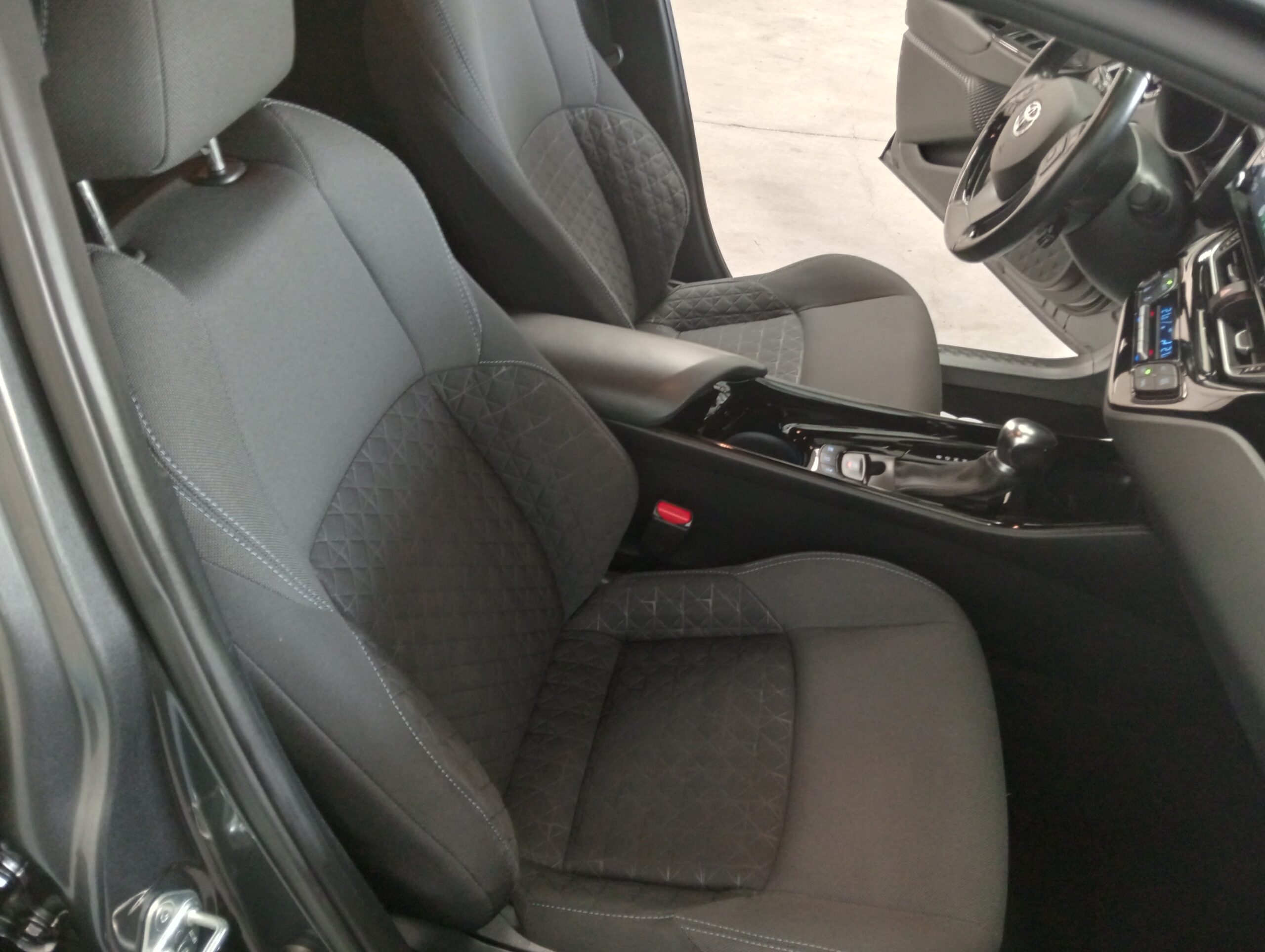 oplus_0 Fotografía del TOYOTACHR de segunda mano en MM Motor